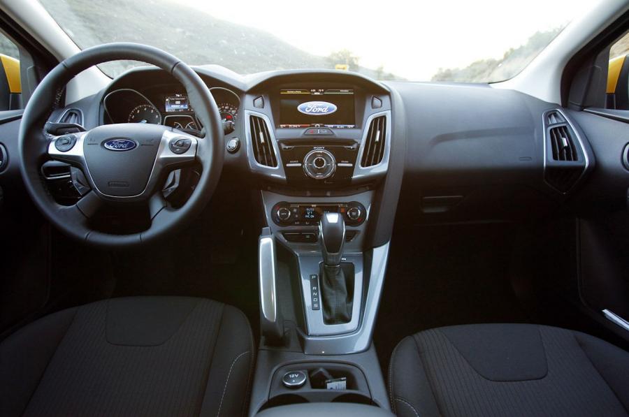  Ford Focus 2012 года  (фото 18 из 62)